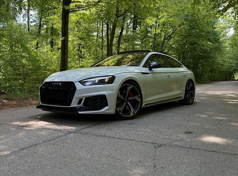 Weiß Gebraucht 2019 Audi RS5 Sportback Ambiente Limousine | 52.900 € (Fairer Preis) - Bild 1/4
