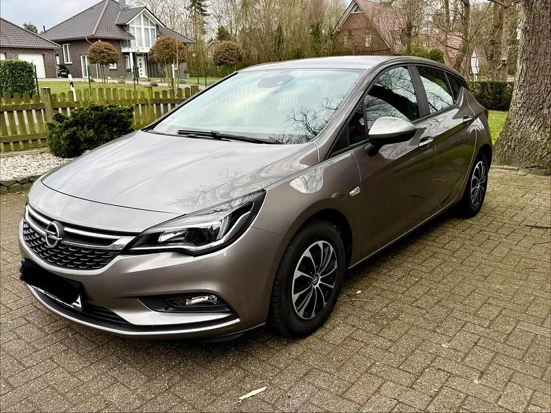 Gebraucht Opel Astra Edition 105 PS (77 kW) 2016 Grau Kleinwagen