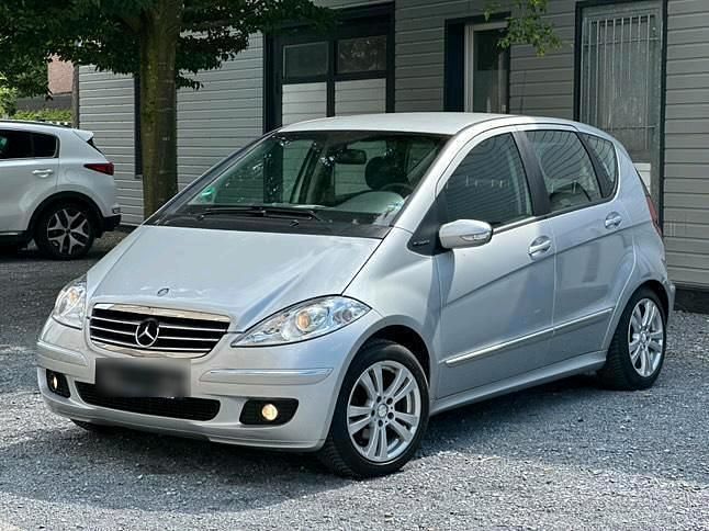Silber Gebraucht 2008 Mercedes A150 Limousine | 1.950 € (Superpreis) - Bild 1/4