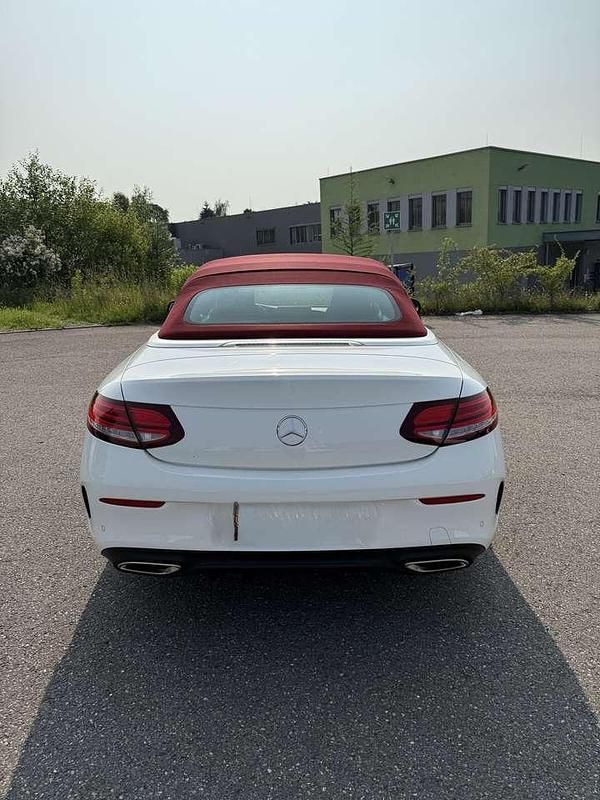 Weiß Gebraucht 2018 Mercedes C180 AMG line Cabrio | 31.000 € (Etwas zu teuer) - Bild 1/4