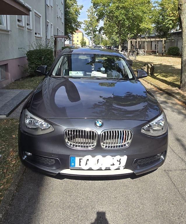 Grau Gebraucht 2011 BMW 116 Urban Line Kleinwagen | 6.450 € (Fairer Preis) - Bild 1/4
