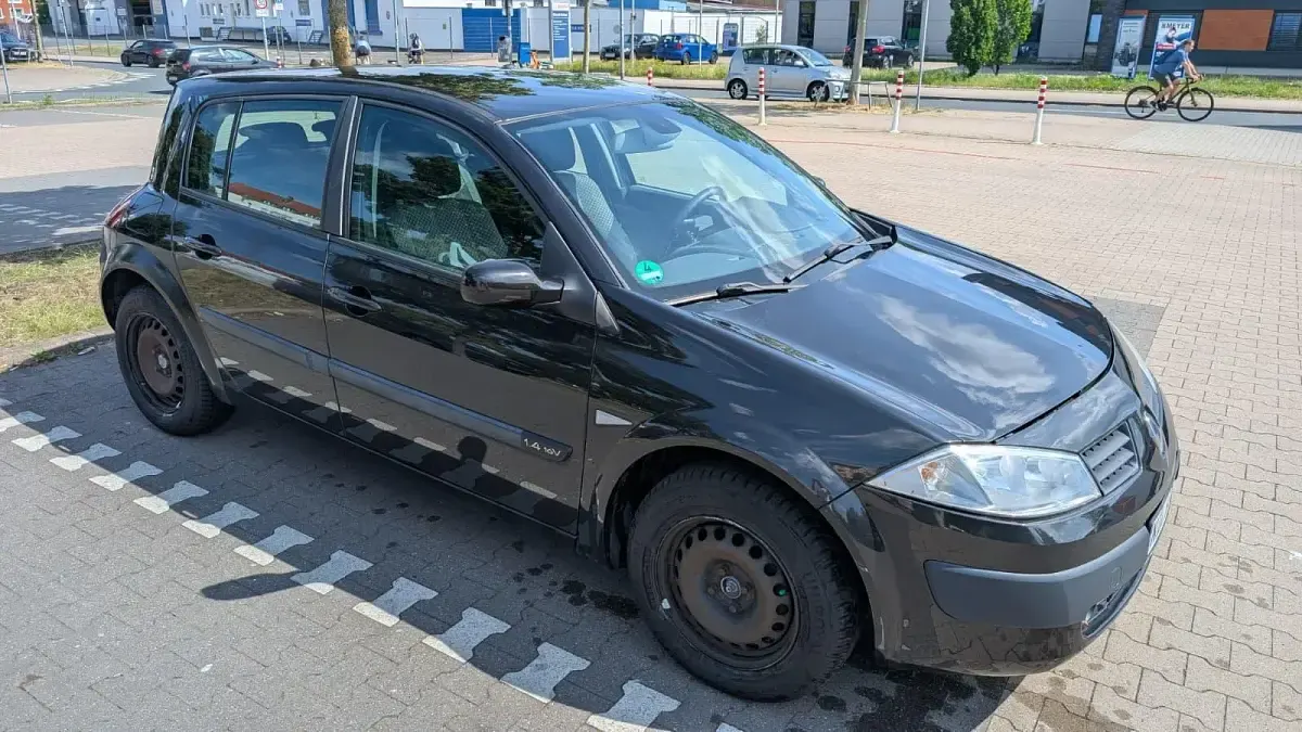Gebraucht Renault Mégane Authentique 98 PS (72 kW) 2004 Schwarz Kleinwagen