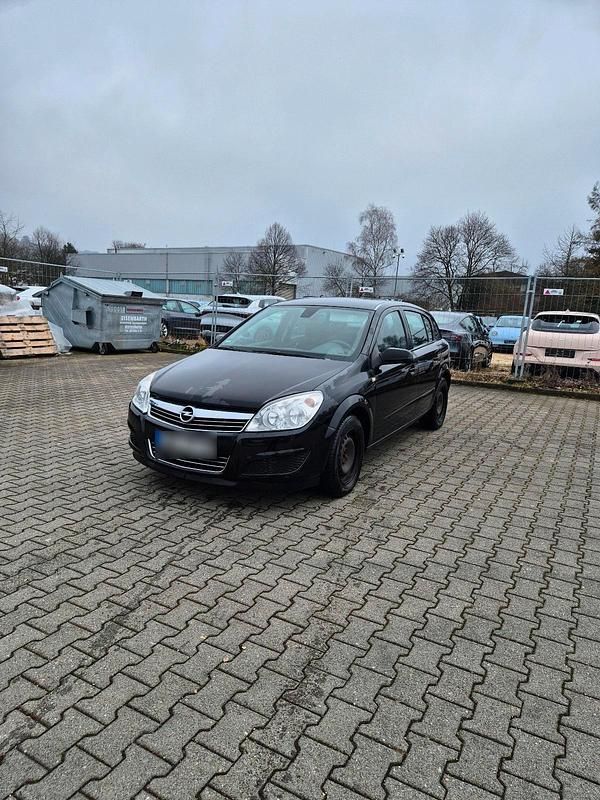 Gebraucht Opel Astra 115 PS (84 kW) 2009 Schwarz Kleinwagen