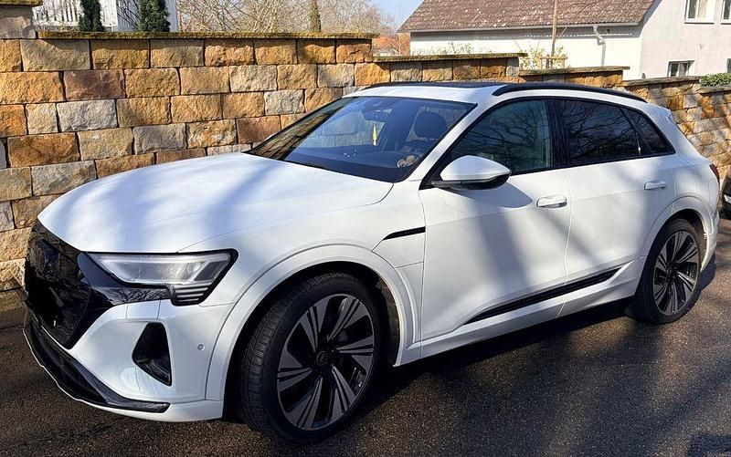 Gebraucht Audi Q8 e-tron Advanced 250 kW (340 PS) 2023 Weiß SUV