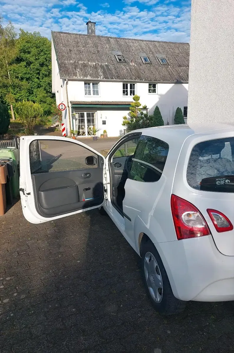 Gebraucht Renault Clio 75 PS (55 kW) 2014 Weiß Kleinwagen