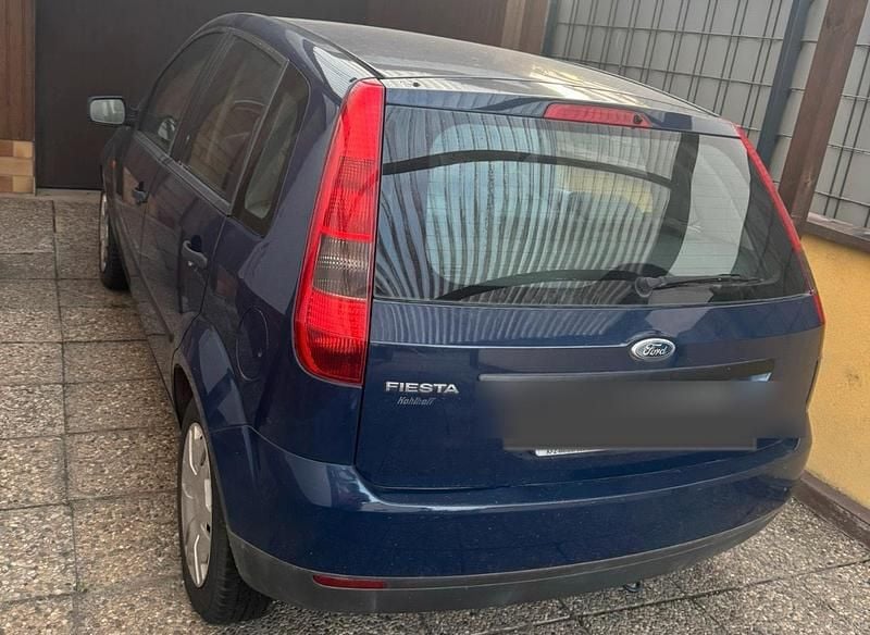 Blau Gebraucht 2002 Ford Fiesta Kleinwagen | 1.400 € (Fairer Preis) - Bild 1/4