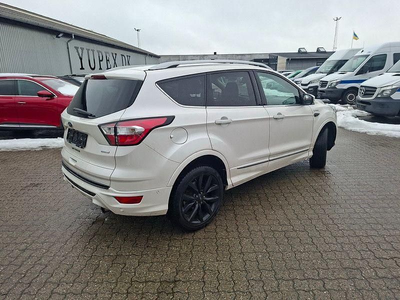Gebraucht Ford Kuga Vignale 182 PS (133 kW) 2017 Weiß SUV
