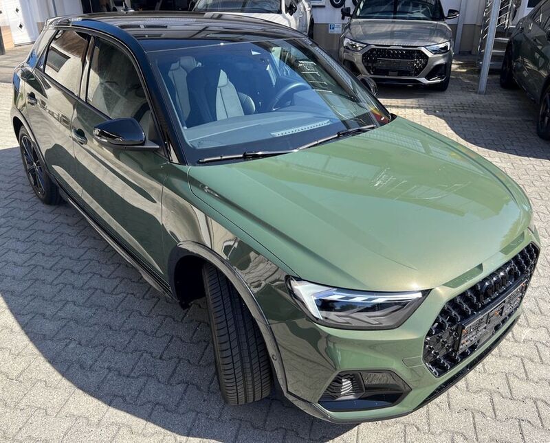 Grün Gebraucht 2024 Audi A1 S-Line Kleinwagen | 33.915 € (Teuer) - Bild 1/4