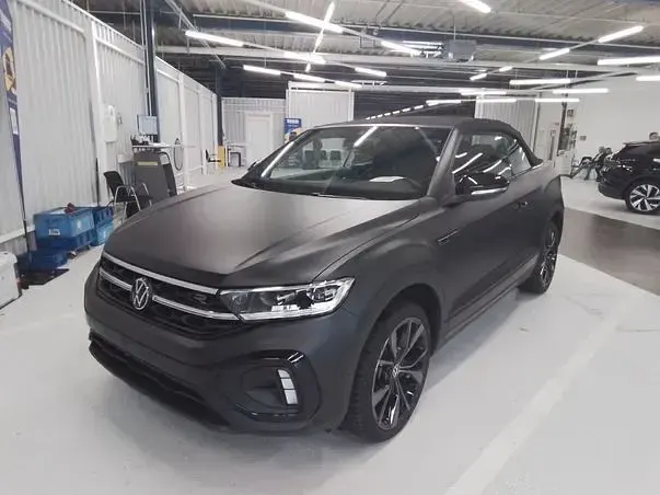 Gebraucht VW T-Roc Cabriolet R-line 150 PS (110 kW) 2024 Schwarz Cabrio