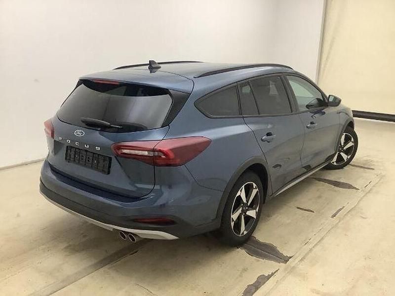 Gebraucht Ford Focus Active X 116 PS (85 kW) 2024 Chrome blue metallic Kombi