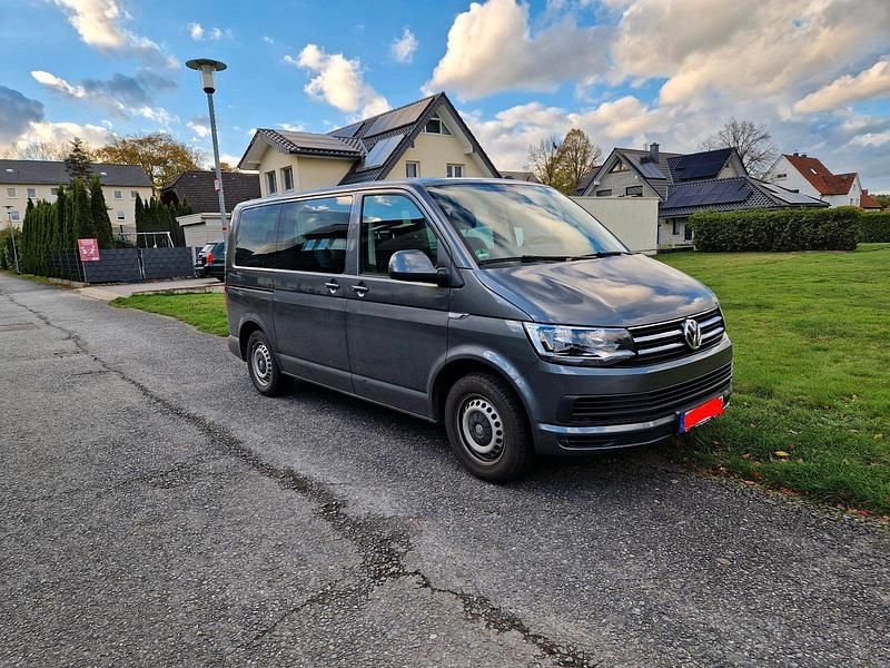 Grau Gebraucht 2018 VW Multivan Comfortline Van | 38.000 € (Fairer Preis) - Bild 1/4