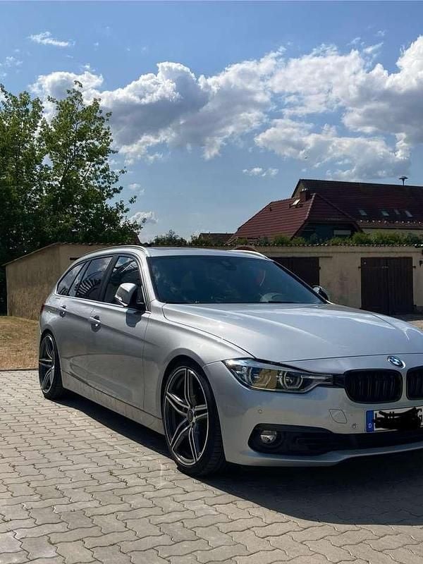 Grau Gebraucht 2017 BMW 325 Sport Line Kombi | 17.500 € (Guter Preis) - Bild 1/4