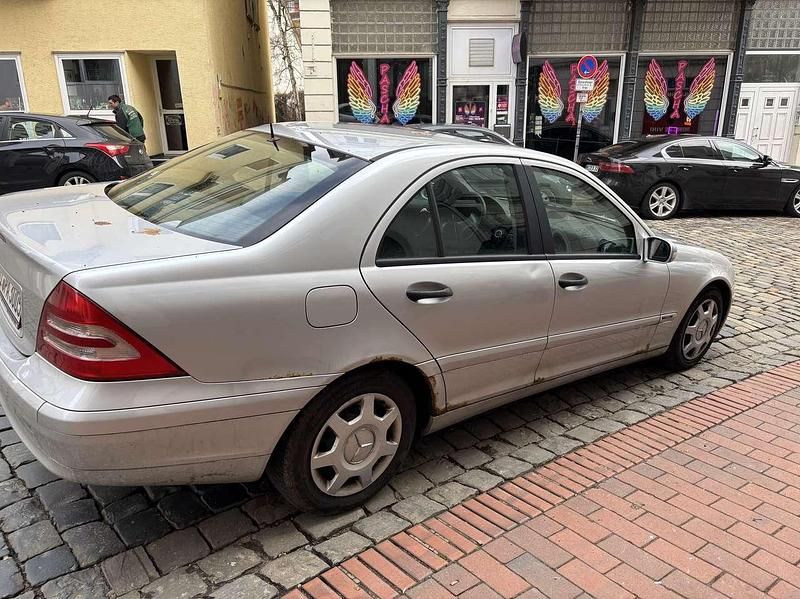 Gebraucht Mercedes C180 143 PS (105 kW) 2002 Grau Limousine