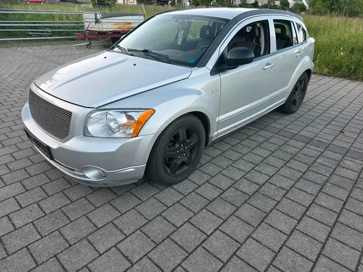 Gebraucht Dodge Caliber 140 PS (102 kW) 2010 Grau Kleinwagen