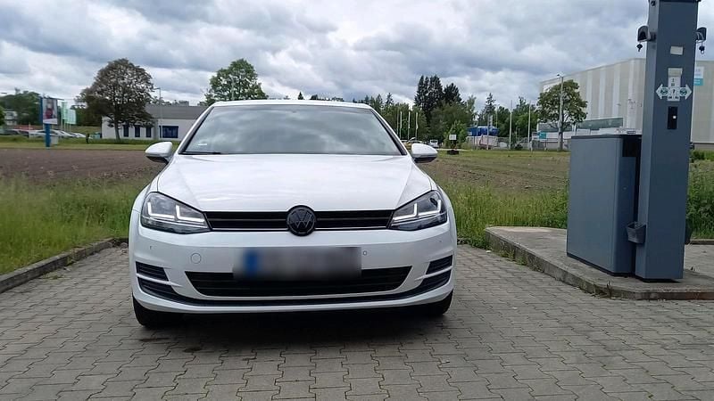 Gebraucht VW Golf VII 110 PS (80 kW) 2016 Weiß Limousine