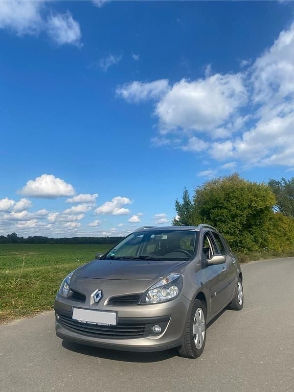 Braun Gebraucht 2008 Renault Clio GrandTour Kombi | 3.000 € (Guter Preis) - Bild 1/4