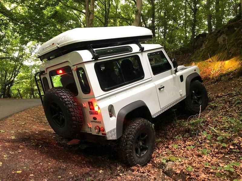Gebraucht Land Rover Defender 122 PS (89 kW) 2012 Weiß SUV