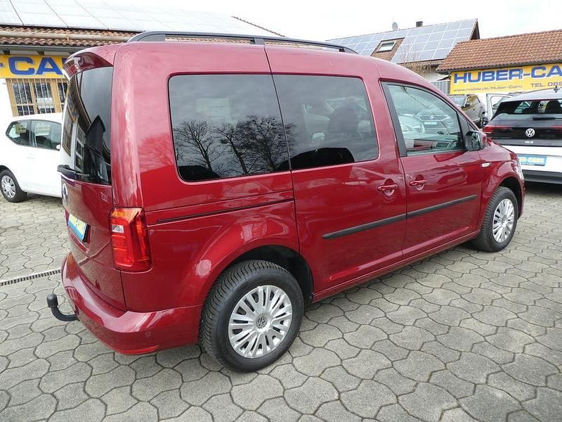 Gebraucht VW Caddy Trendline 102 PS (75 kW) 2020 Rot Van / Kleinbus