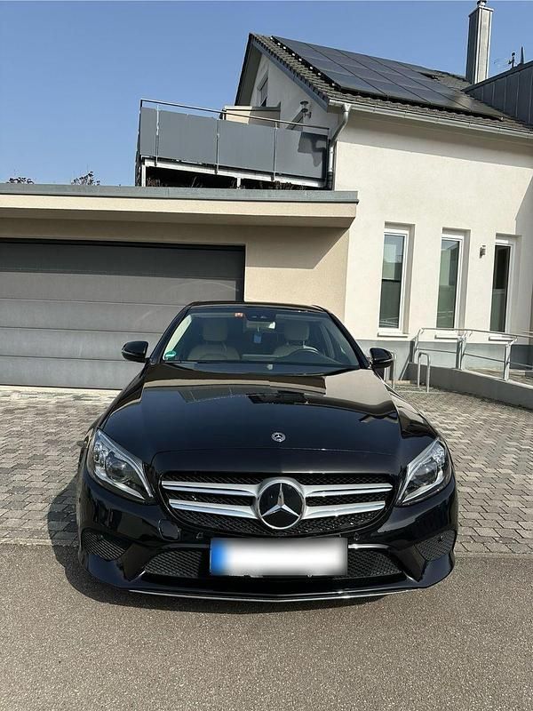 Gebraucht Mercedes C220 Avantgarde 194 PS (142 kW) 2020 Schwarz Limousine