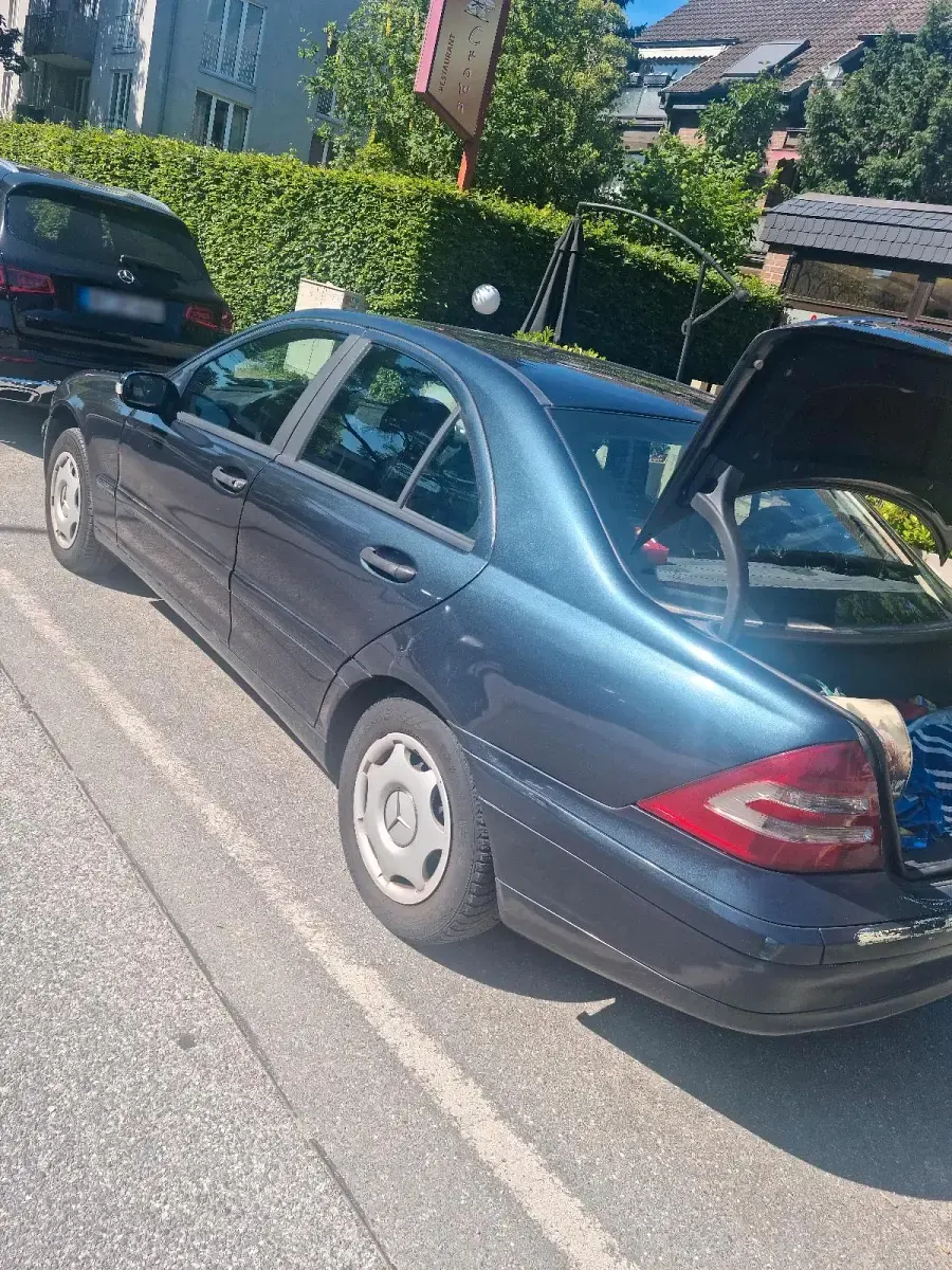 Gebraucht Mercedes C200 115 PS (84 kW) 2003 Limousine