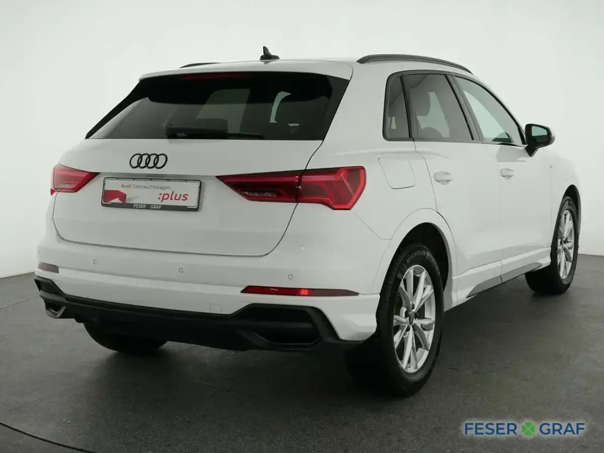 Second-hand Audi Q3 S-Line 150 CP (110 kW) 2023 Alb SUV