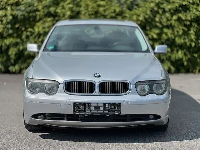 Gebraucht BMW 735 272 PS (200 kW) 2002 Silber Limousine