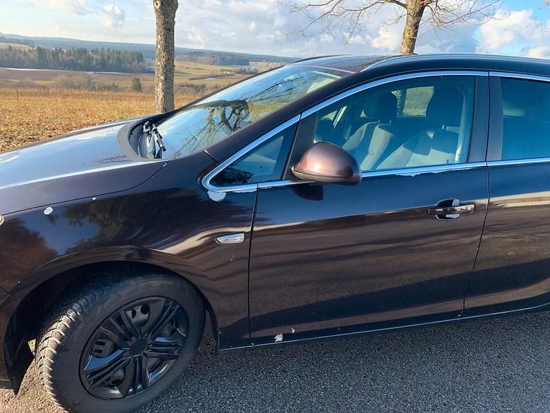 Gebraucht Opel Astra 165 PS (121 kW) 2014 Braun Kombi