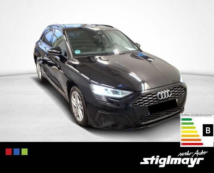 Brillantschwarz Gebraucht 2022 Audi A3 Sport Limousine | 26.420 € (Etwas zu teuer) - Bild 1/4