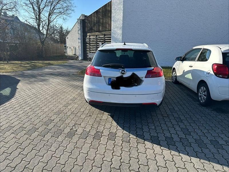 Gebraucht Opel Insignia Edition 160 PS (117 kW) 2013 Weiß Kombi