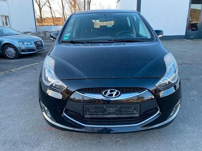 Second-hand Hyundai ix20 90 CP (66 kW) 2012 Negru Hatchback