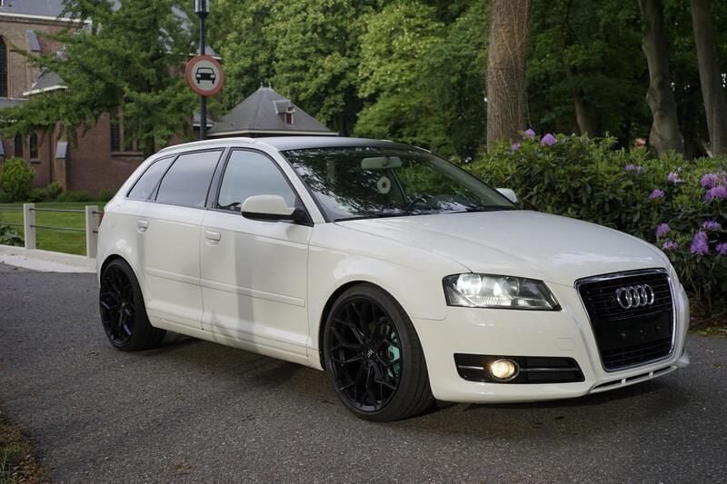 Weiß Gebraucht 2011 Audi A3 Limousine | 7.200 € (Etwas zu teuer) - Bild 1/4