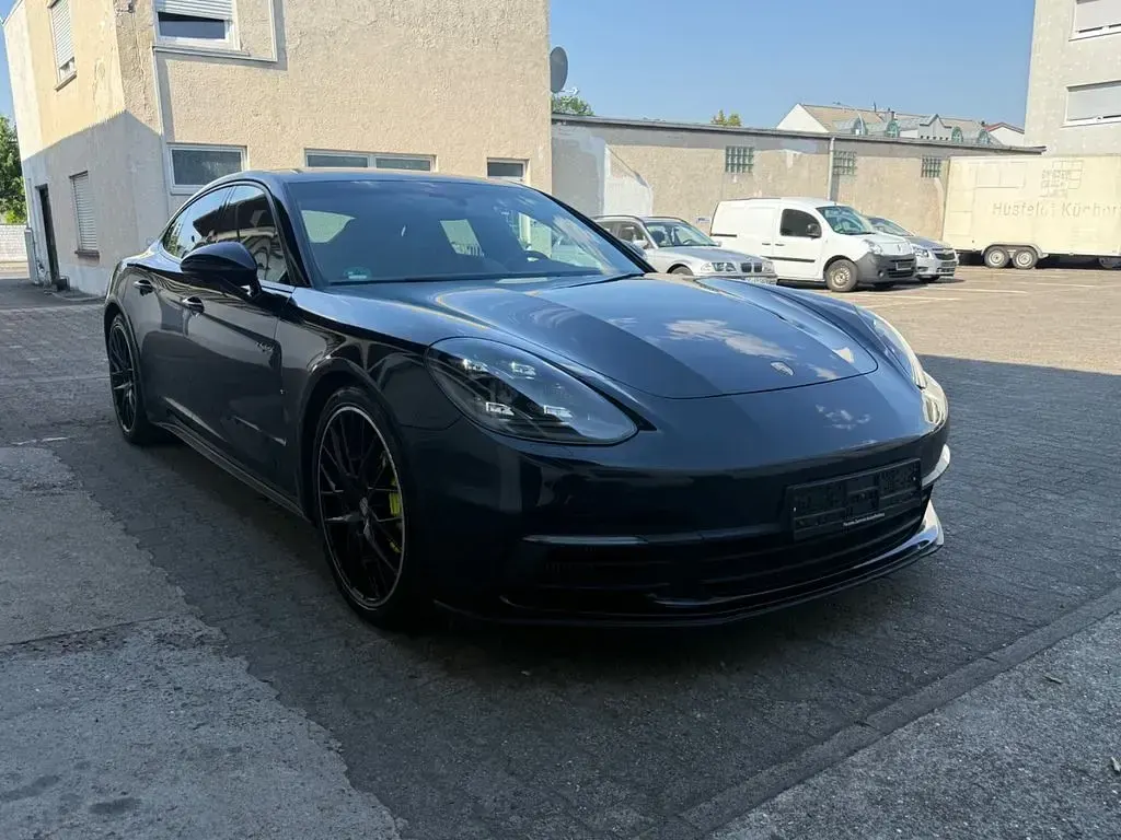 Gebraucht Porsche Panamera 4 E-Hybrid Chrono 462 PS (339 kW) 2018 Schwarz Kleinwagen