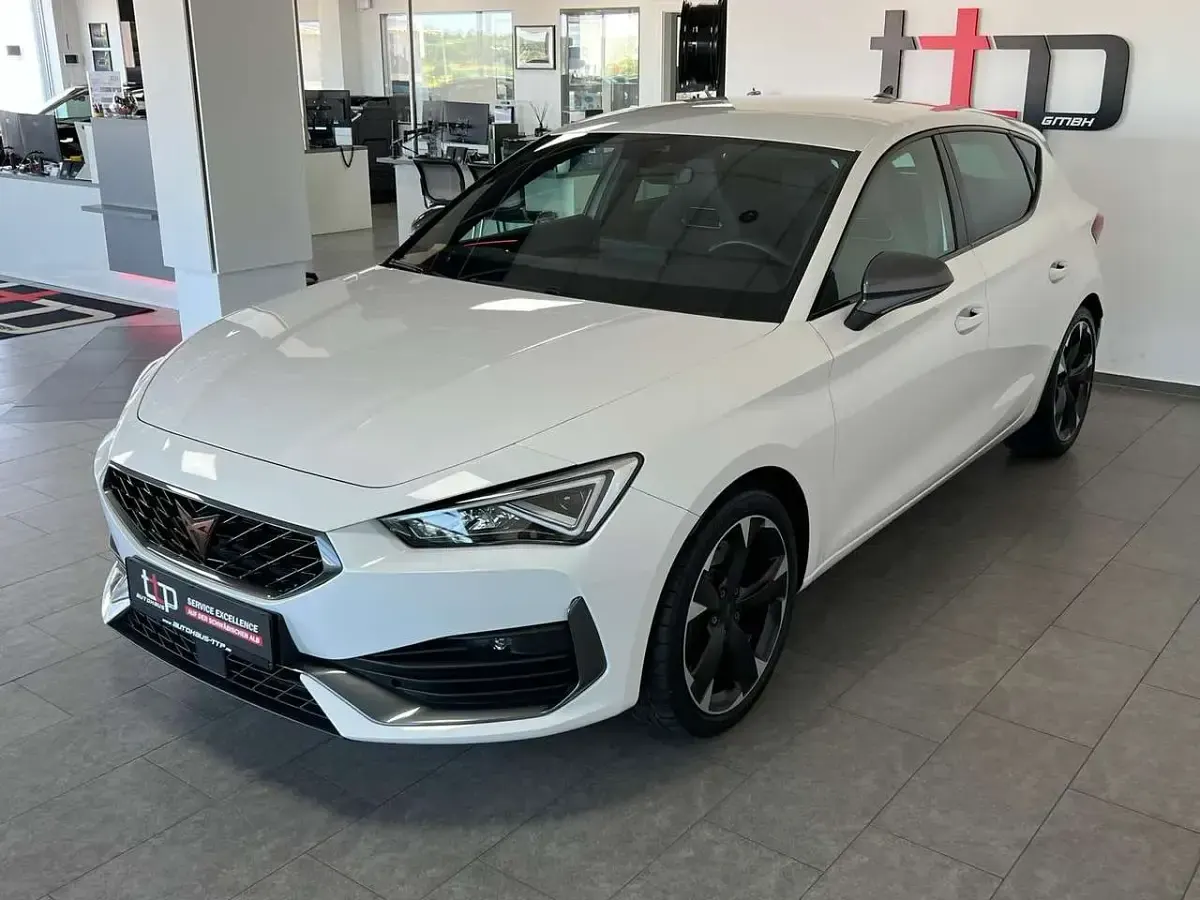 Gebraucht Cupra Leon 245 PS (180 kW) 2023 "candy" weiss Limousine