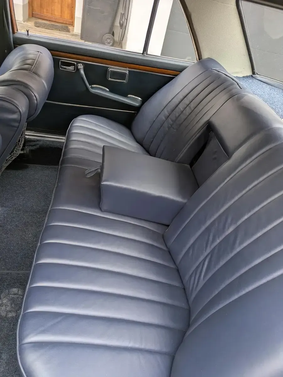 Gebraucht Mercedes 300 250 PS (183 kW) 1972 Weiß Limousine