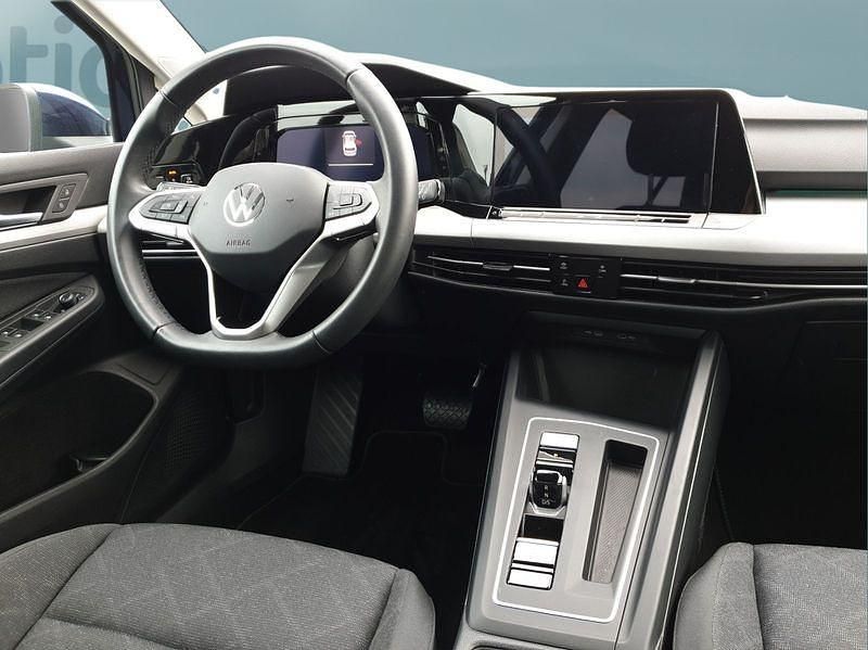 Gebraucht VW Golf VIII 116 PS (85 kW) 2024 Blau Kleinwagen