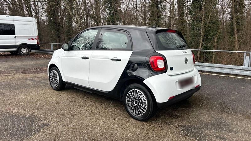 Gebraucht Smart ForFour Electric Drive 60 kW (82 PS) 2018 Weiß Limousine