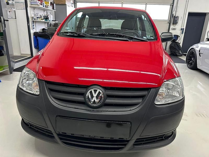 Second-hand VW Fox Basis 60 CP (44 kW) 2011 Roșu Hatchback