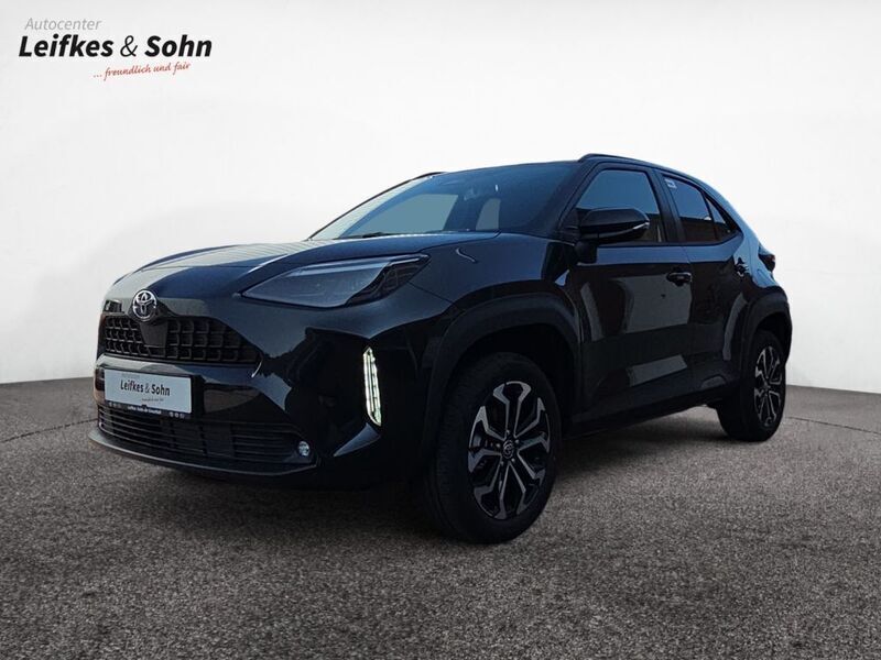 Mysticschwarz mica Neu 2025 Toyota Yaris Cross SUV | 30.900 € - Bild 1/4