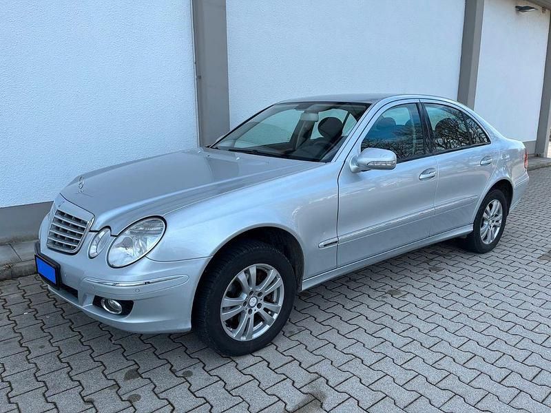 Gebraucht Mercedes E320 224 PS (164 kW) 2008 Silber Limousine