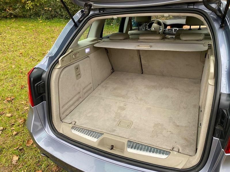 Gebraucht Renault Laguna GrandTour Initiale 173 PS (127 kW) 2008 Silber Kombi