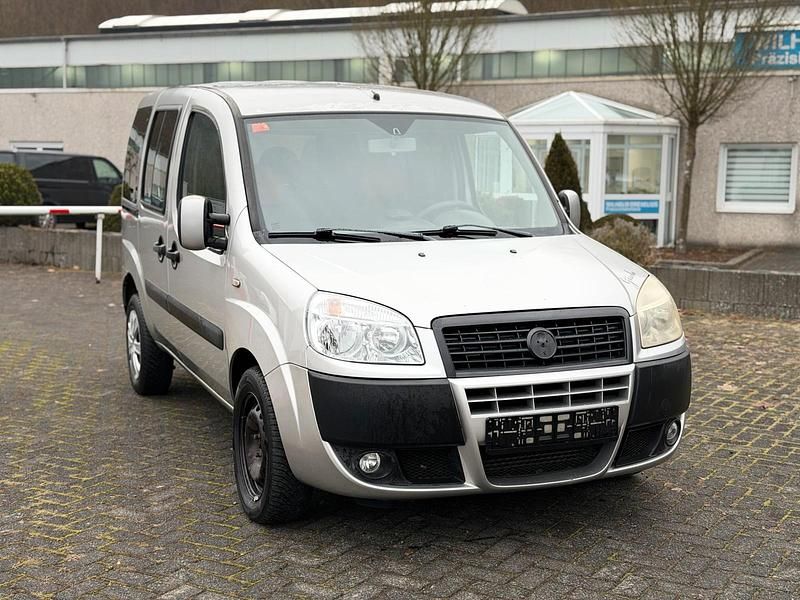 Gebraucht Fiat Doblò 105 PS (77 kW) 2007 Silber Van / Kleinbus