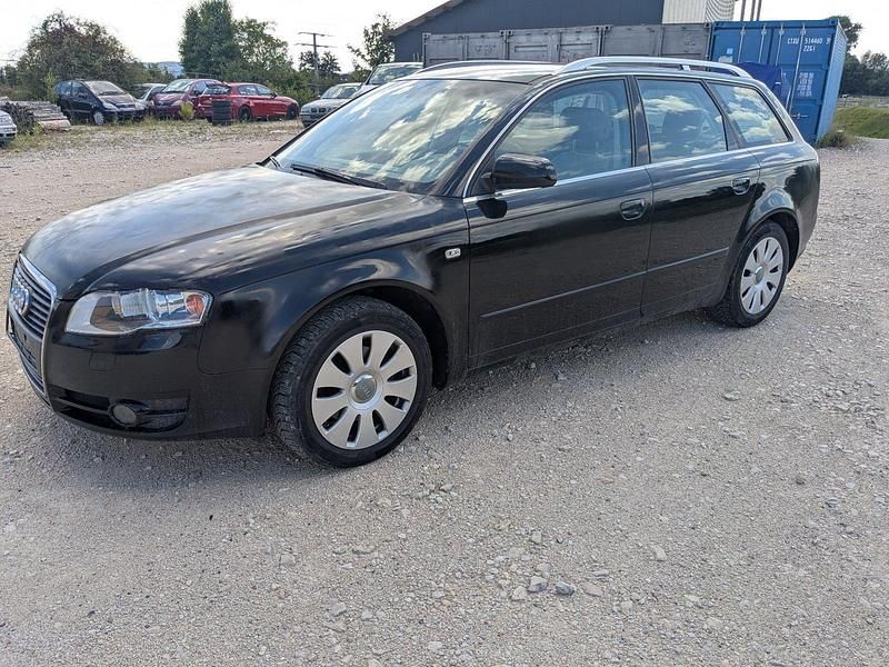 Schwarz Gebraucht 2005 Audi A4 Kombi | 1.000 € (Etwas zu teuer) - Bild 1/4