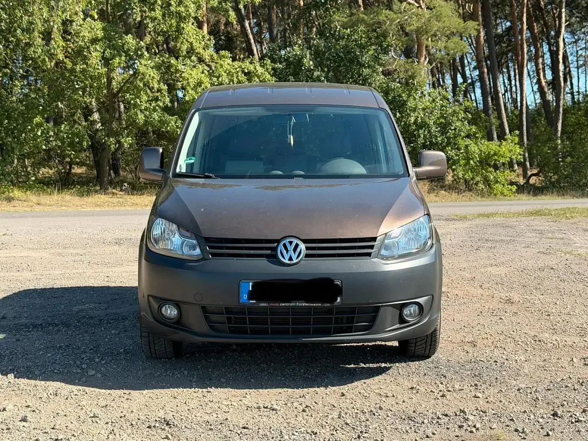 Gebraucht VW Caddy 105 PS (77 kW) 2011 Braun Van / Kleinbus