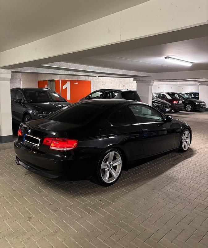 Gebraucht BMW 330 272 PS (200 kW) 2007 Schwarz Coupé