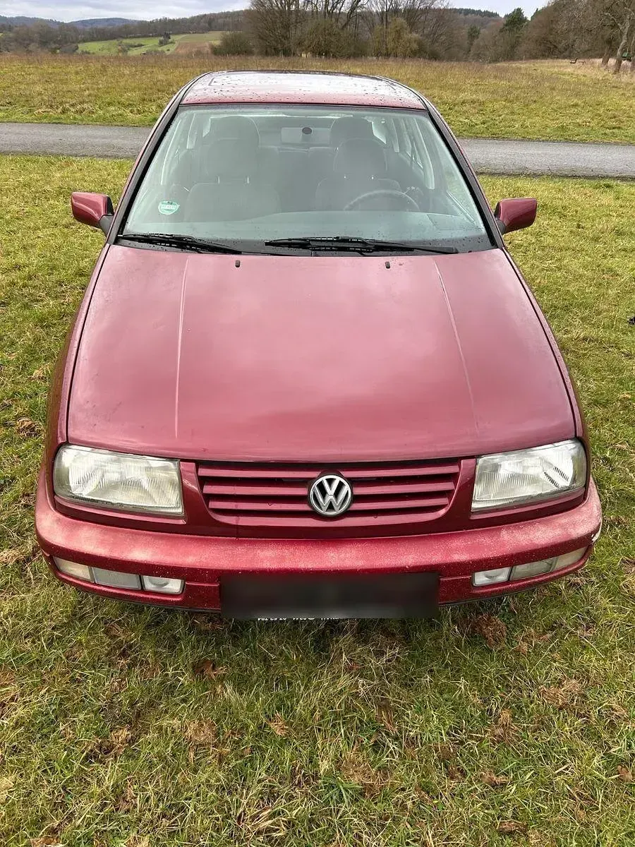 Gebraucht VW Vento 75 PS (55 kW) 1995 Rot Limousine