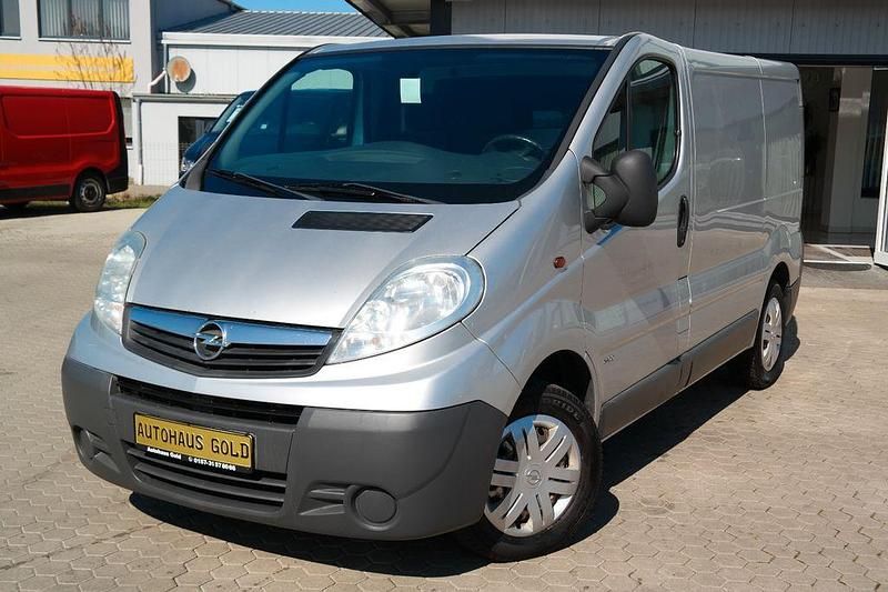 Silber Gebraucht 2010 Opel Vivaro Van | 7.900 € (Fairer Preis) - Bild 1/4