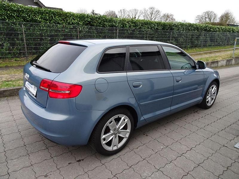 Gebraucht Audi A3 Ambition 125 PS (91 kW) 2010 Blau Kleinwagen