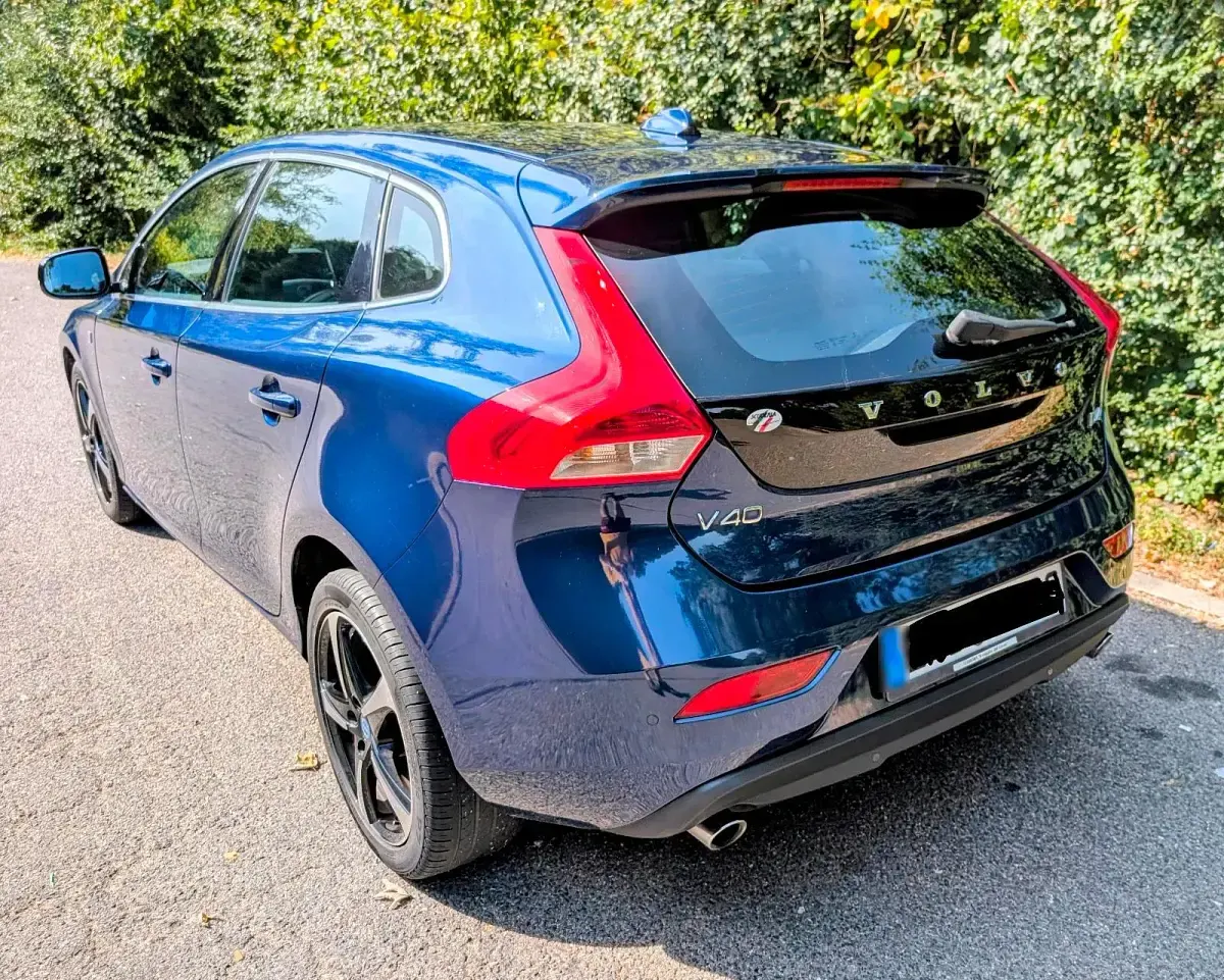 Gebraucht Volvo V40 Ocean Race 190 PS (139 kW) 2015 Blau Kombi