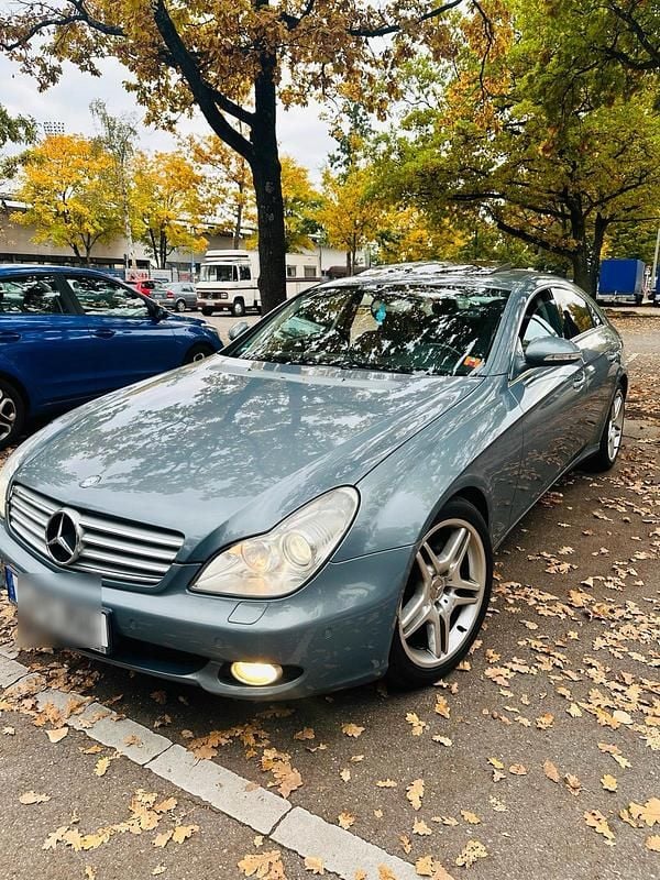 Blau Gebraucht 2005 Mercedes CLS350 Limousine | 8.100 € (Etwas zu teuer) - Bild 1/4