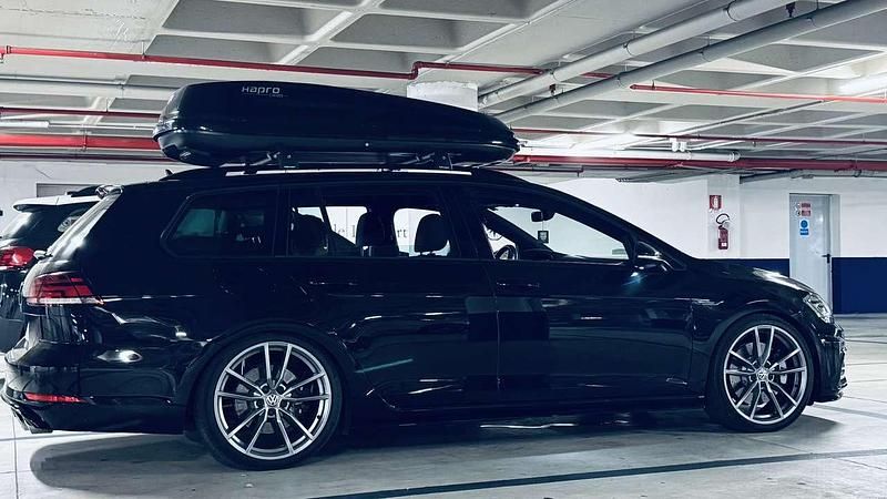 Schwarz Gebraucht 2020 VW Golf VII R Kombi | 32.000 € (Teuer) - Bild 1/4